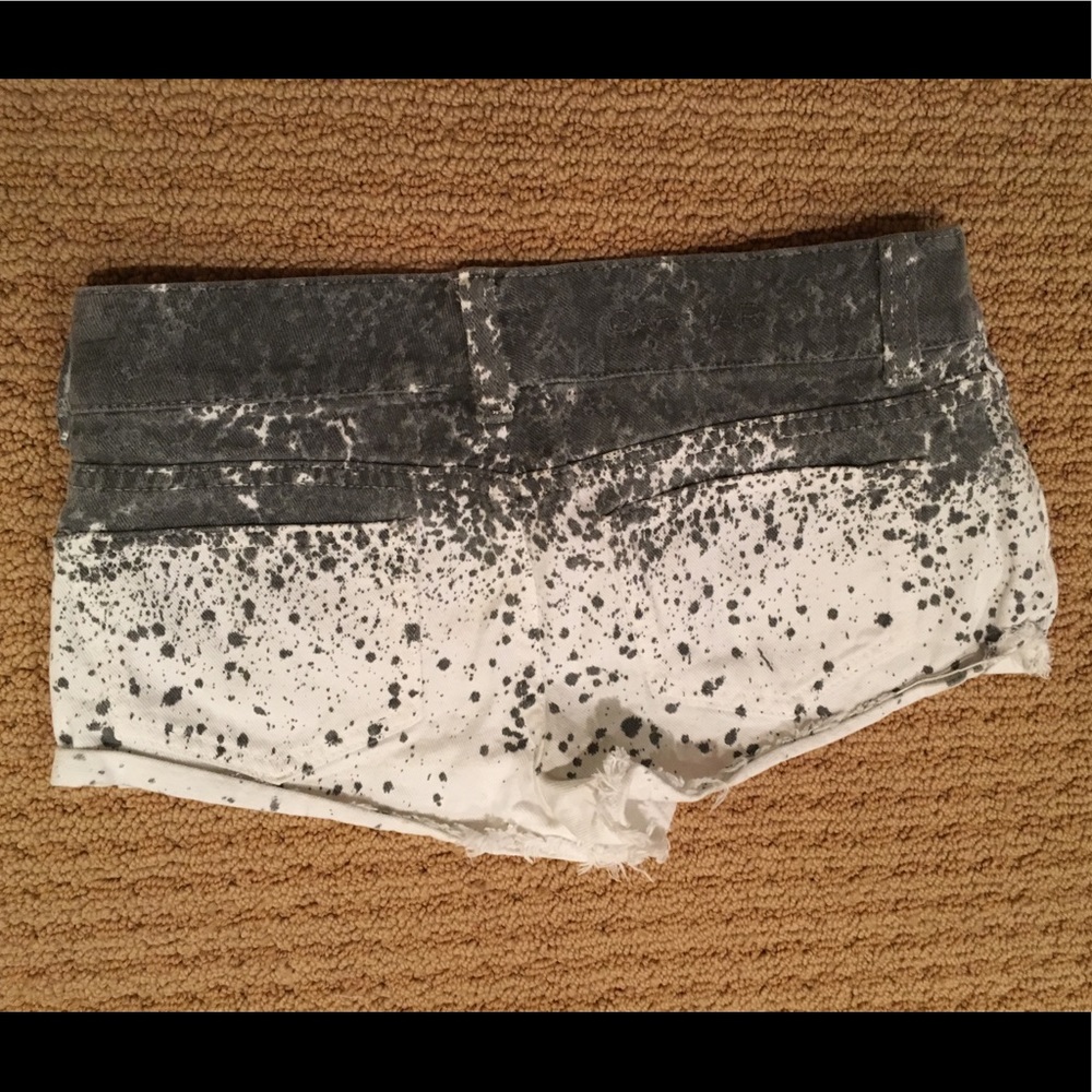 Cute CARMAR splattered jean shorts! - Picture 2 of 5